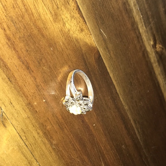 Flower Ring - Picture 5 of 7